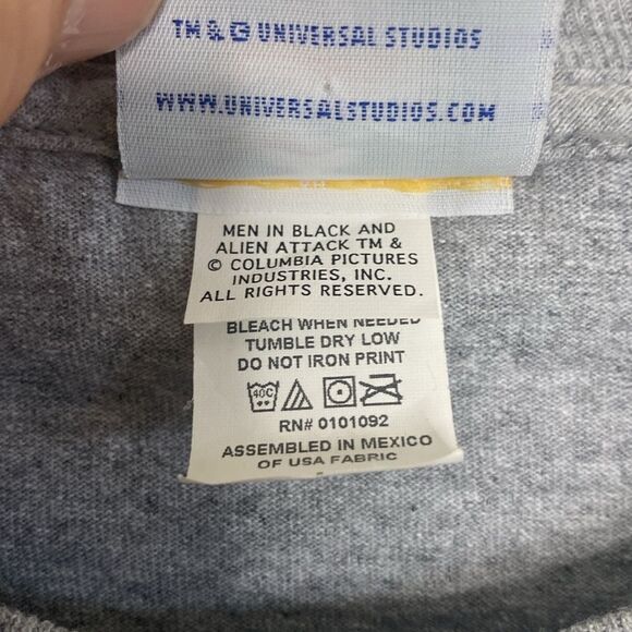 UNIVERSAL STUDIOS Vintage  Men in Black “Pug” Alien Attack Medium Thick T Shirt - Picture 4 of 7